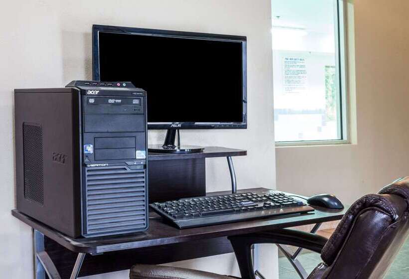 فندق على الطريق Super 8 By Wyndham Valparaiso