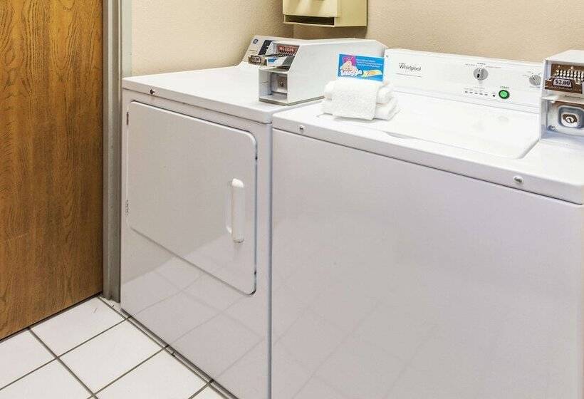 فندق على الطريق Super 8 By Wyndham Valparaiso