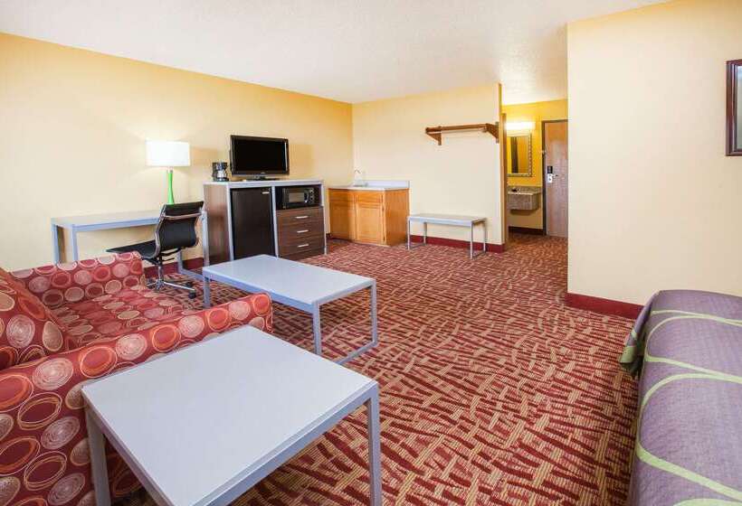 فندق على الطريق Super 8 By Wyndham Van Buren/ft. Smith Area