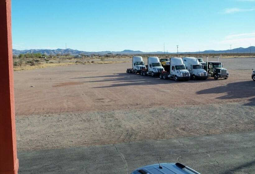 汽车旅馆 Super 8 By Wyndham Van Horn