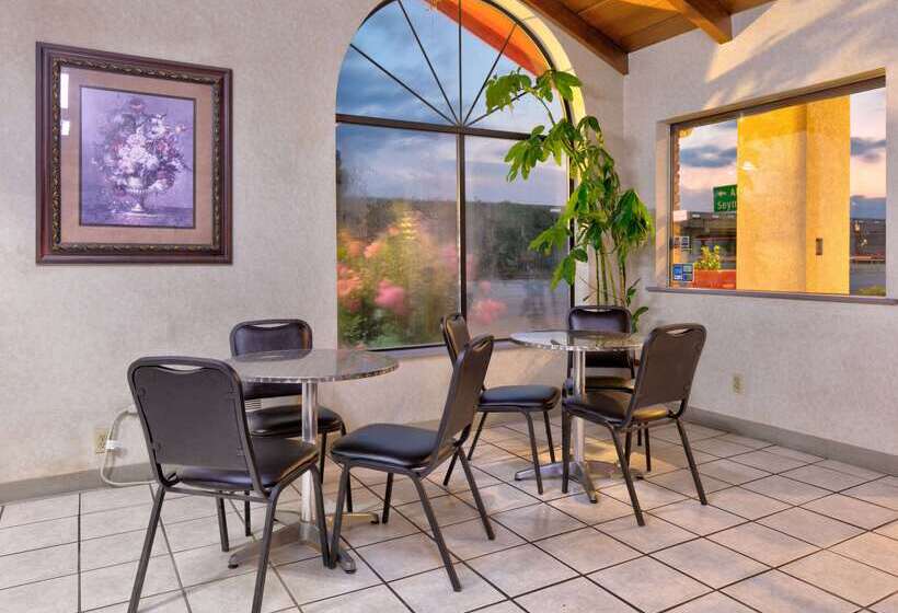 モーテル Super 8 By Wyndham Vernon