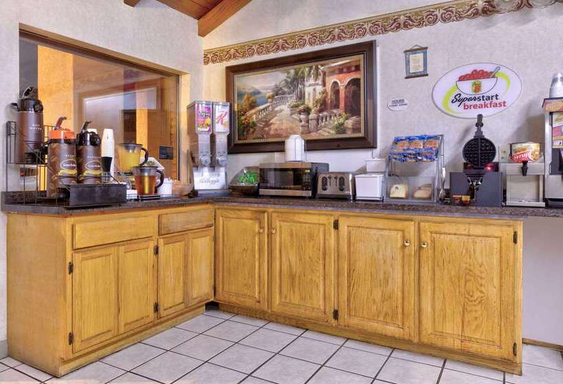 モーテル Super 8 By Wyndham Vernon