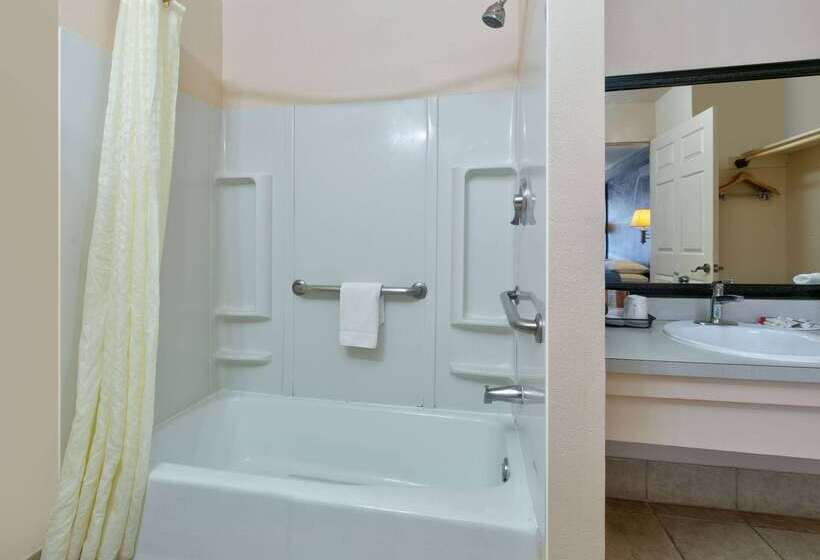 モーテル Super 8 By Wyndham Vernon