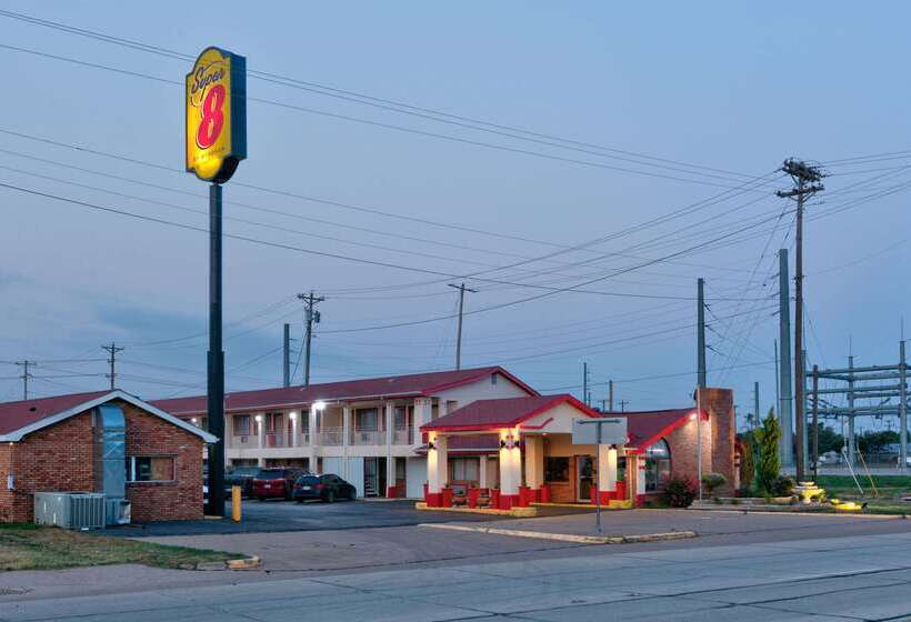 モーテル Super 8 By Wyndham Vernon