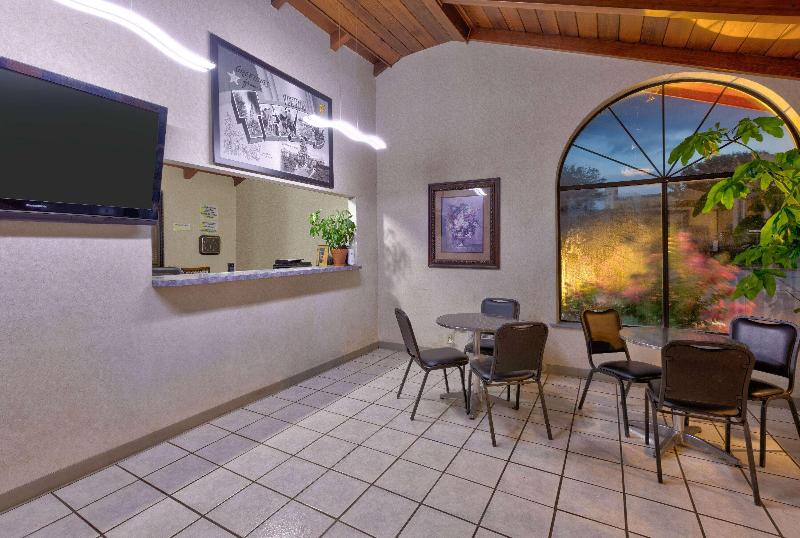 モーテル Super 8 By Wyndham Vernon