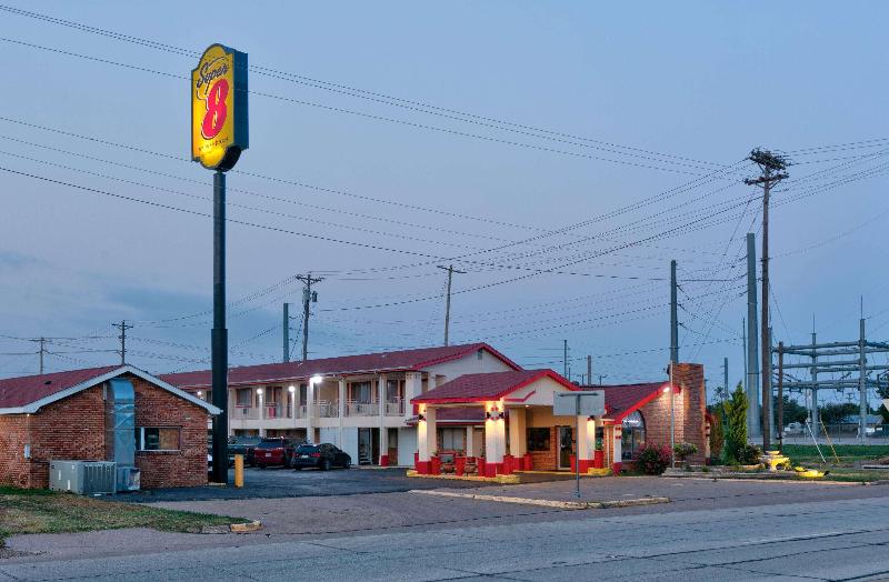 モーテル Super 8 By Wyndham Vernon