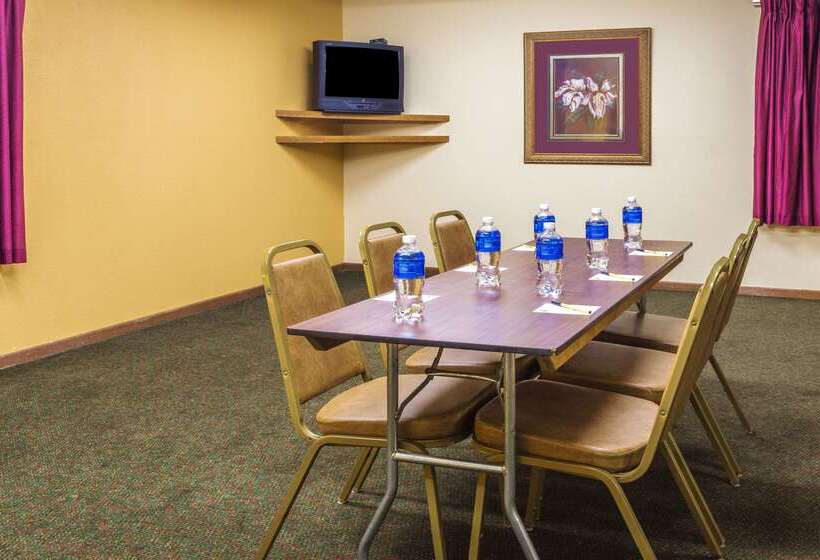 فندق على الطريق Super 8 By Wyndham Watertown Wi