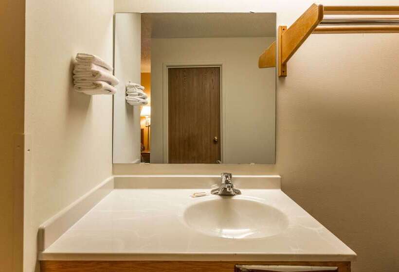 فندق على الطريق Super 8 By Wyndham Watertown Wi