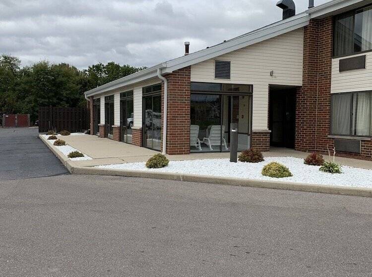 فندق على الطريق Super 8 By Wyndham Watertown Wi