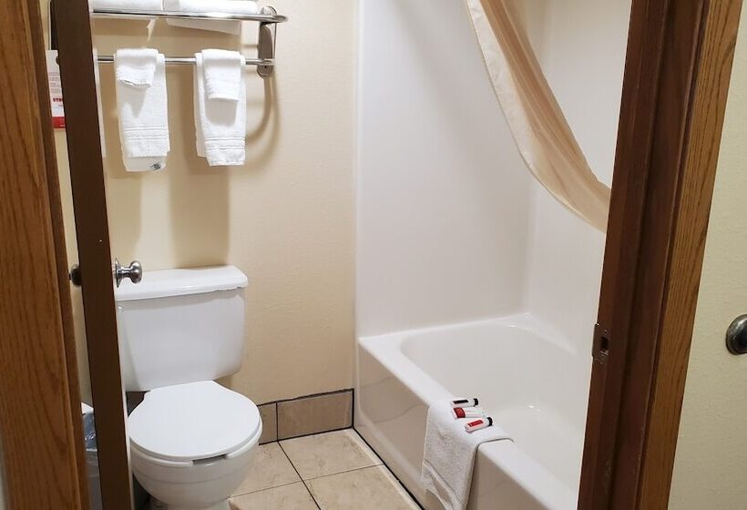 فندق على الطريق Super 8 By Wyndham Waverly