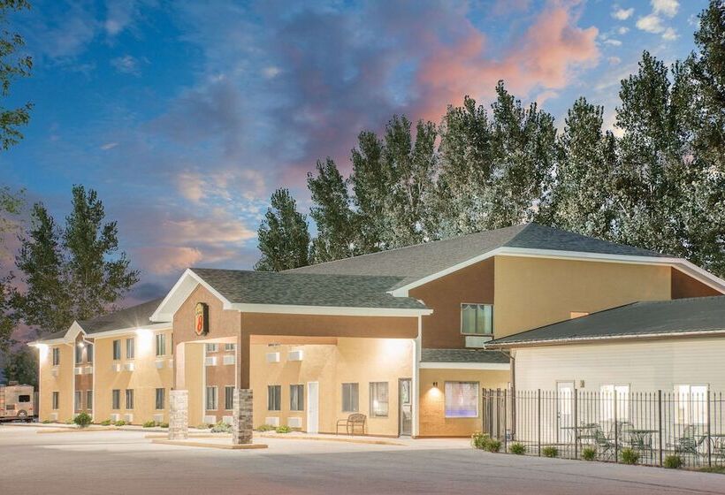 فندق على الطريق Super 8 By Wyndham Webster City Ia