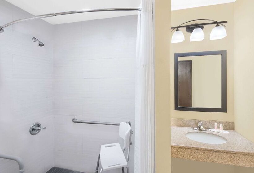 فندق على الطريق Super 8 By Wyndham Webster City Ia