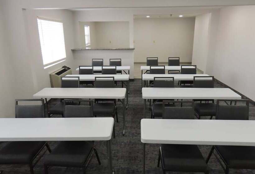 فندق على الطريق Best Western North Side Inn