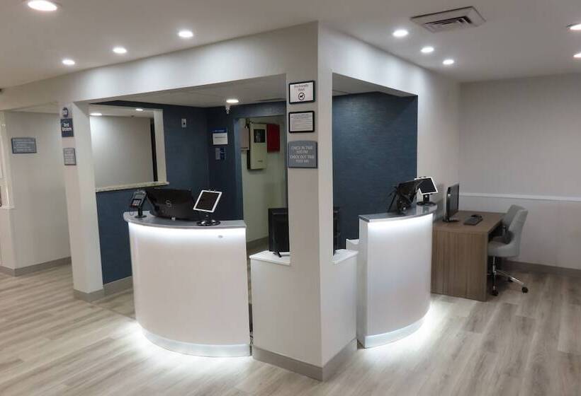 فندق على الطريق Best Western North Side Inn