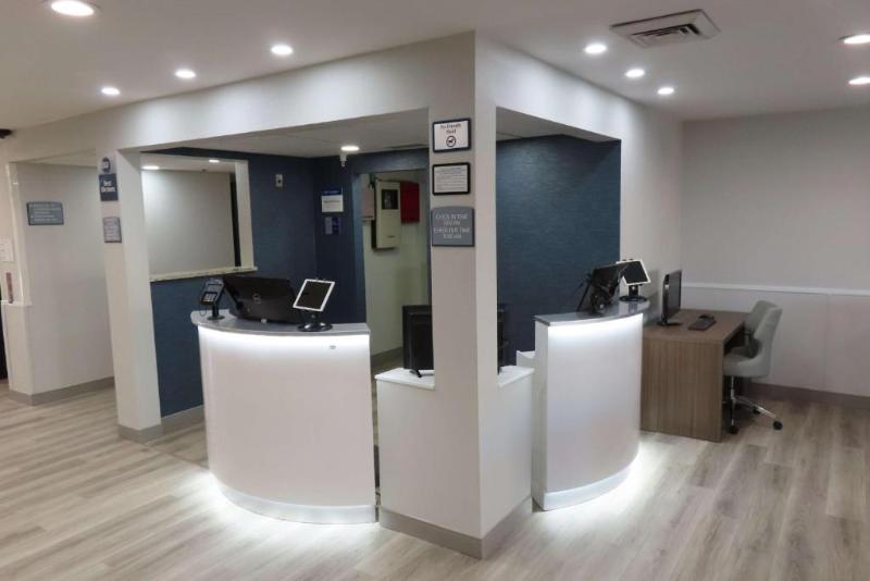 فندق على الطريق Best Western North Side Inn