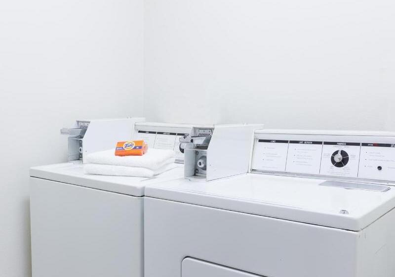 מוטל Super 8 By Wyndham Willcox