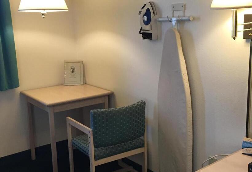 מוטל Super 8 By Wyndham Willcox