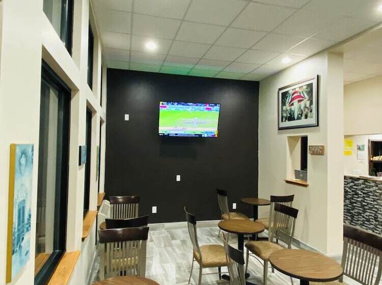 모텔 Super 8 By Wyndham Winona Mn