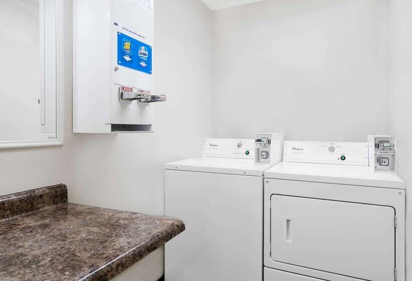 모텔 Super 8 By Wyndham Winona Mn