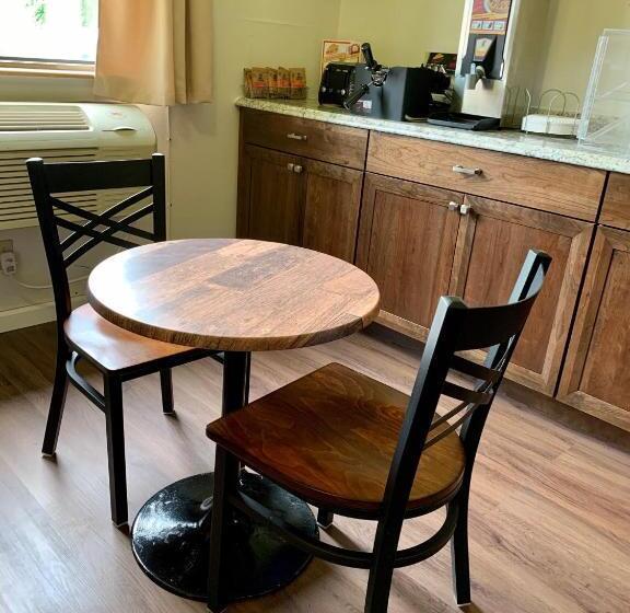 فندق على الطريق The Covered Bridge Inn