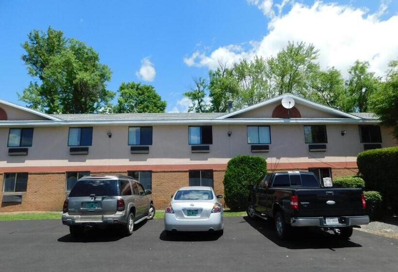 فندق على الطريق The Covered Bridge Inn