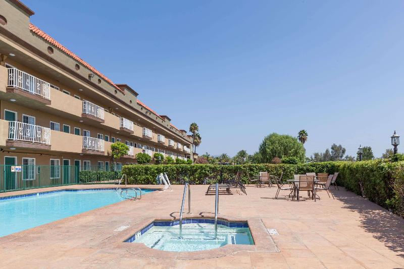 فندق على الطريق Travelodge By Wyndham Sylmar Ca