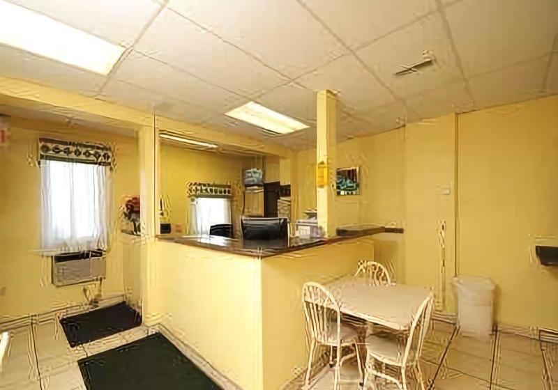 فندق على الطريق Yankton Inn