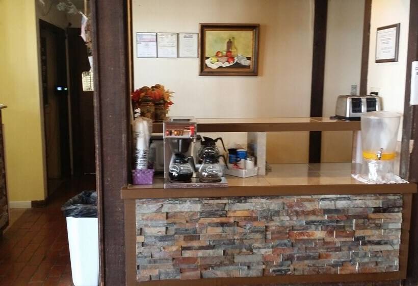 汽车旅馆  West Texas Inn & Suites Midland