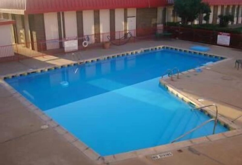 汽车旅馆  West Texas Inn & Suites Midland