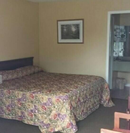Sunbelt Lodge Motel