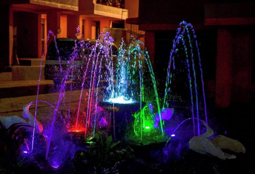 تختخواب و صبحانه Faith Homes