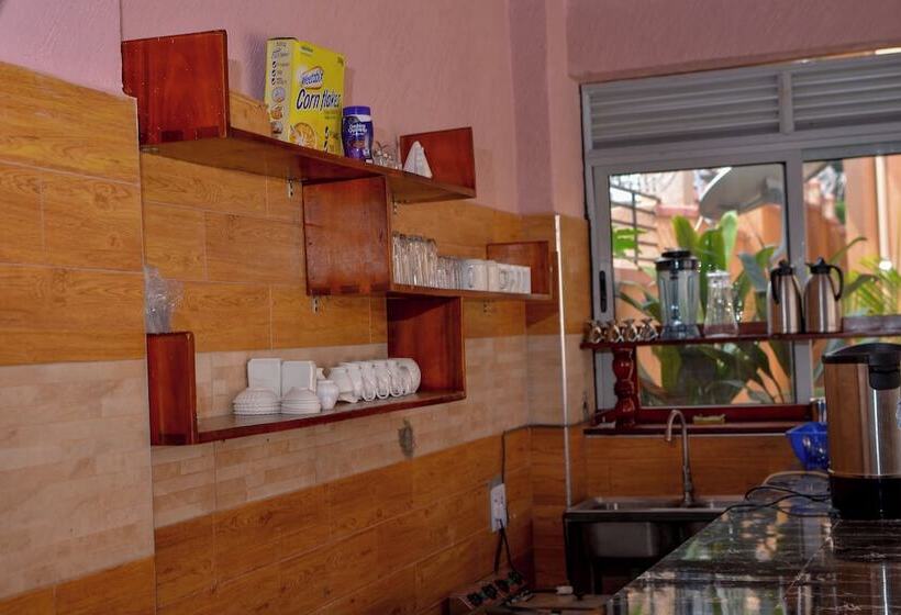 تختخواب و صبحانه Faith Homes