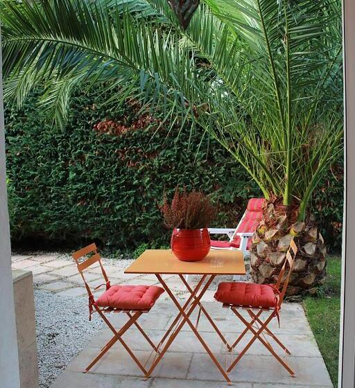 住宿加早餐  La Villa Topi