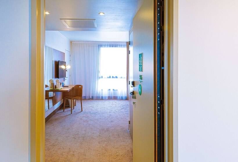 Отель Campanile Rungis  Orly