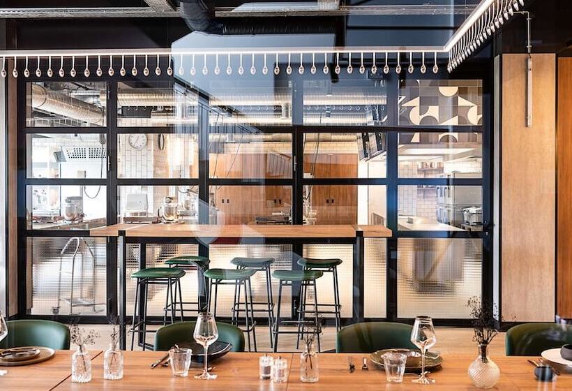 Отель Campanile Rungis  Orly