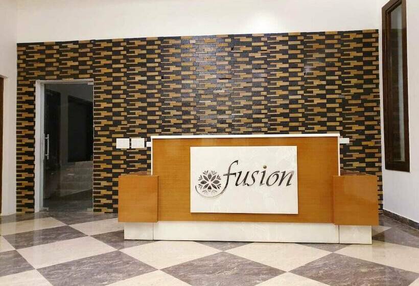 בית מלון כפרי Fusion Lansdowne