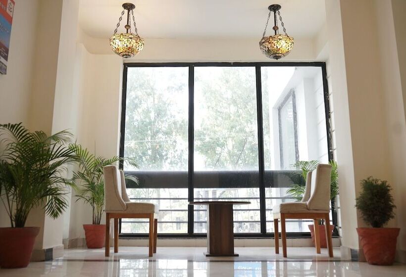 בית מלון כפרי White Rock By The Solitaire Hospitality