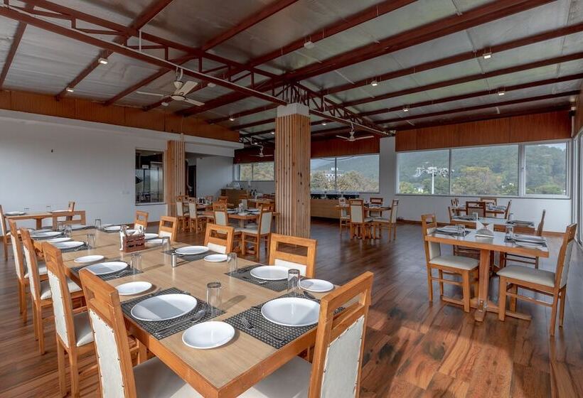 בית מלון כפרי White Rock By The Solitaire Hospitality