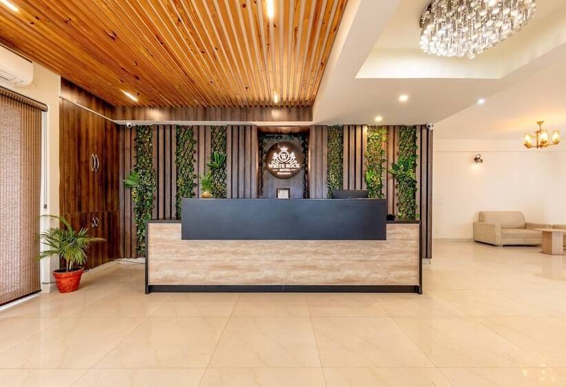 בית מלון כפרי White Rock By The Solitaire Hospitality