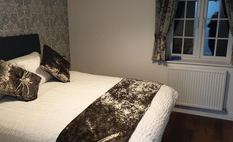 فندق صغير Bell Inn