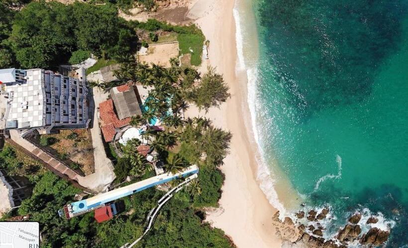 ユースホステル La Coral Beach House