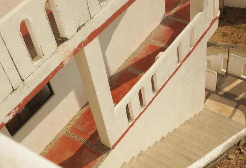 ユースホステル La Coral Beach House