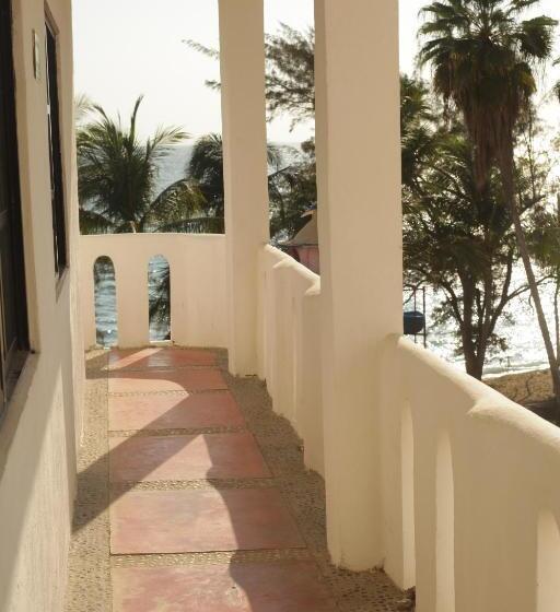 ユースホステル La Coral Beach House