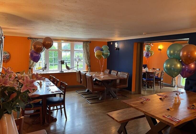 ユースホステル Village Limits Bed And Breakfast Rooms