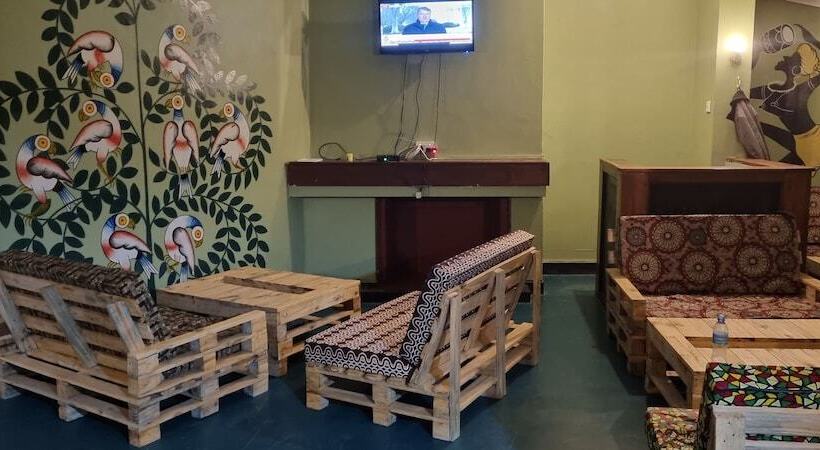 Отель Kizumba House