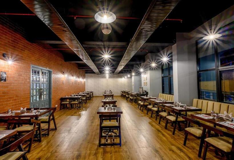 فندق Essentia Manipal Inn