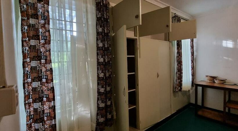 Отель Kizumba House