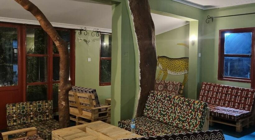 Отель Kizumba House