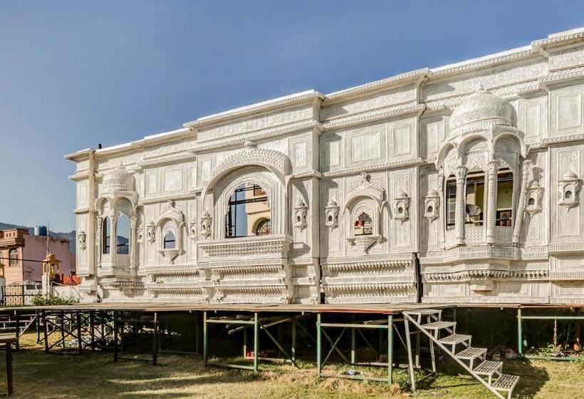 Отель Oyo 69707 Rani Palace