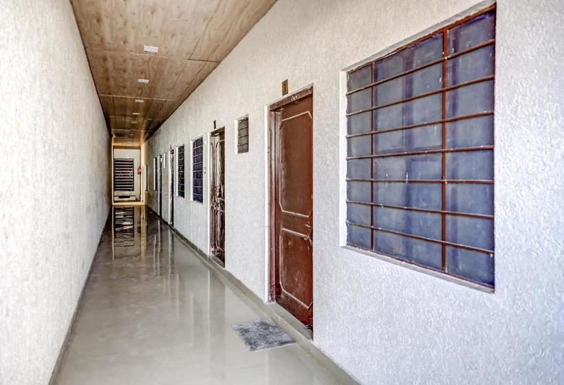 فندق Oyo 69707 Rani Palace